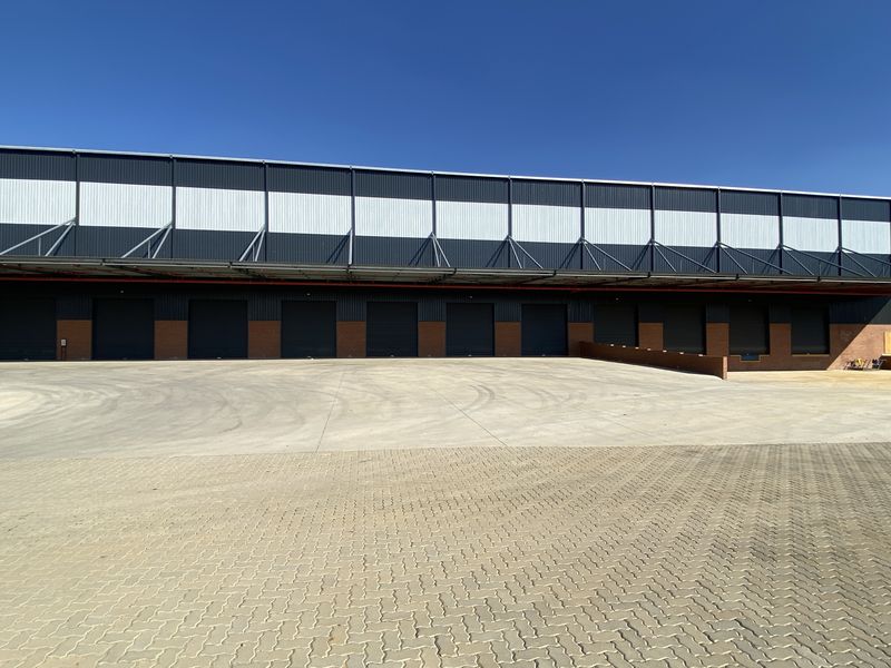 New Build 7731m2 Warehouse to Let in North Riding - Photo 1