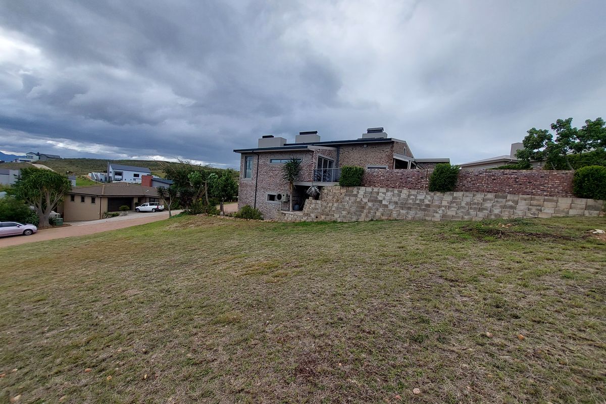 Exclusive 595m2 Stand with Direct Conservation Access - Photo 2