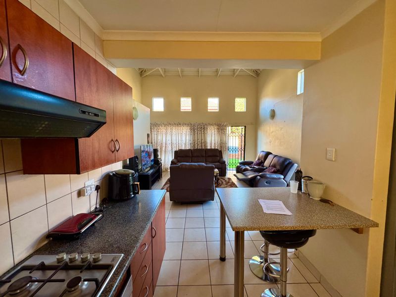 3 Bedroom Townhouse for Sale – Reyno Ridge, Witbank - Photo 8