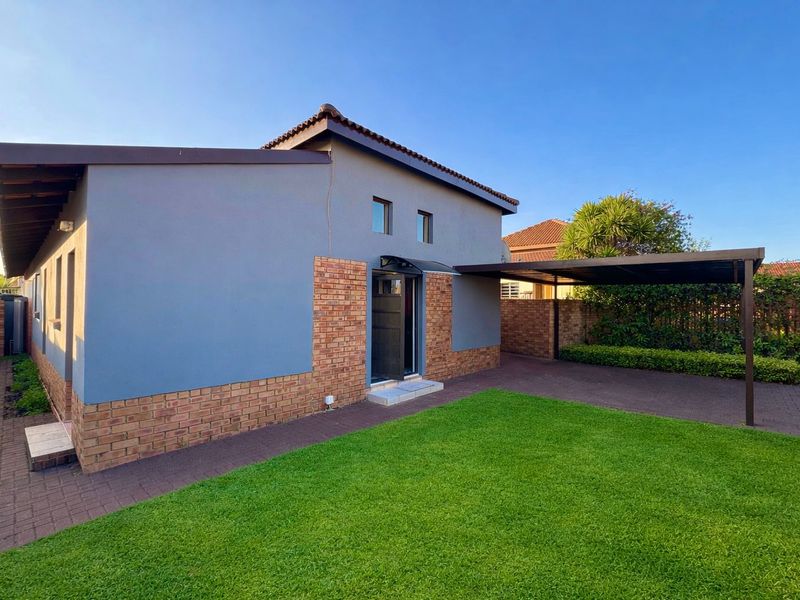 3 Bedroom Townhouse for Sale – Reyno Ridge, Witbank - Photo 3