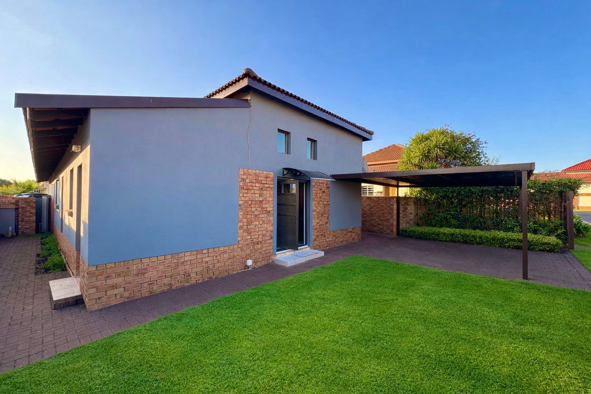 3 Bedroom Townhouse for Sale – Reyno Ridge, Witbank - Photo 3