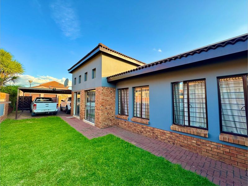 3 Bedroom Townhouse for Sale – Reyno Ridge, Witbank - Photo 5