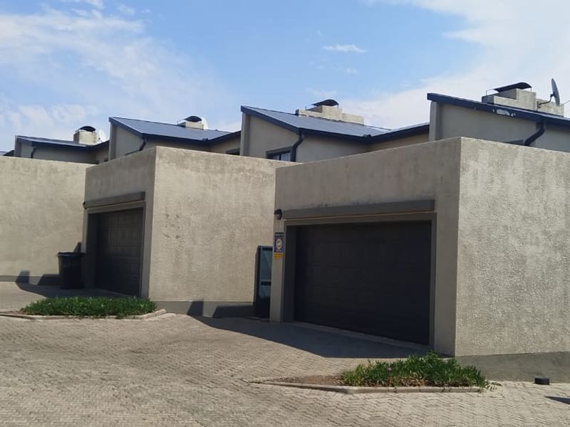 ULTRA MODERN NEW DEVELOPMENT FOR SALE!!! - Photo 3