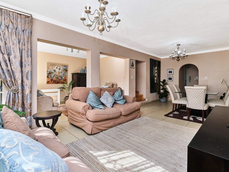 Lovely Renovated 3 Bedroom Townhouse in Corlett Gardens - Photo 7