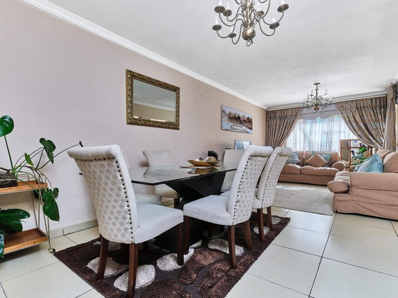 Lovely Renovated 3 Bedroom Townhouse in Corlett Gardens - Photo 8