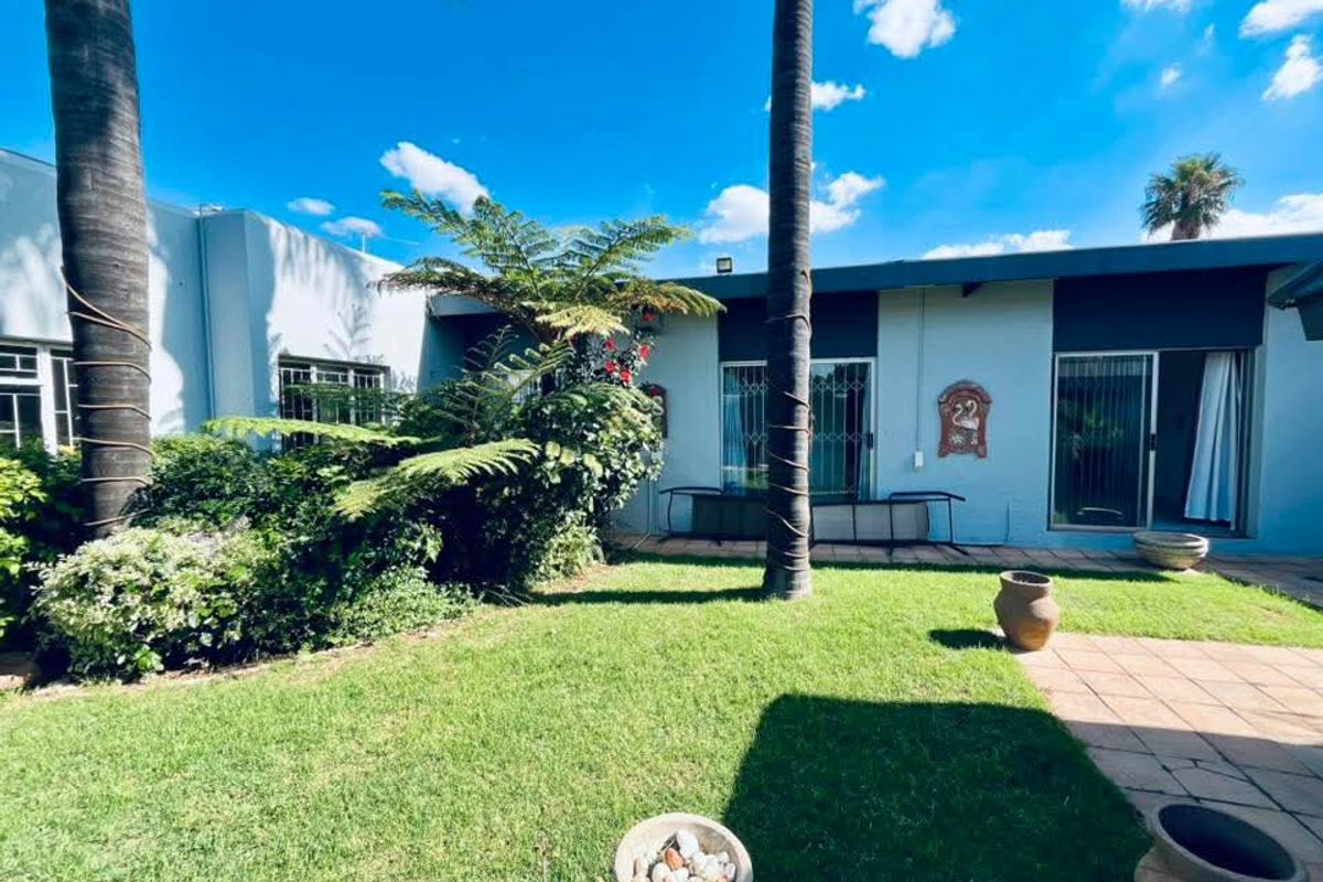 calling all the investors to came and see this property - Photo 5