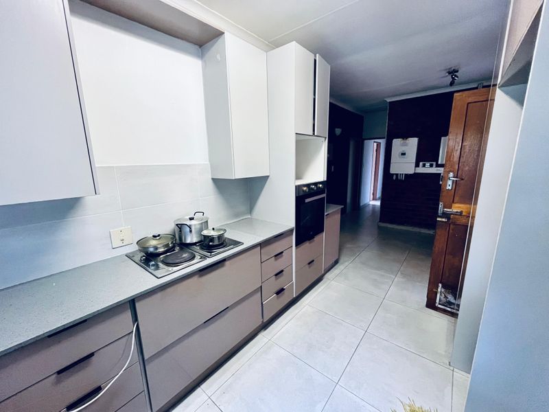 Free standing house for sale - Photo 6