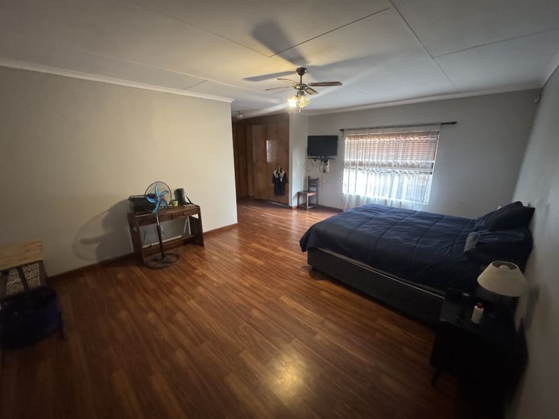 Spacious 4 Bedroom Family Home For Sale in Del Judor. - Photo 10