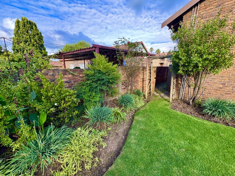 Spacious 4 Bedroom Family Home For Sale in Del Judor. - Photo 6