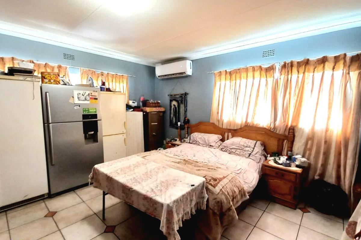 Home for sale in Vanderbijlpark - Photo 4