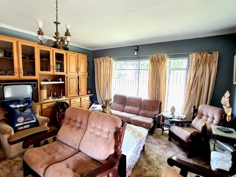 Home for sale in Vanderbijlpark - Photo 2