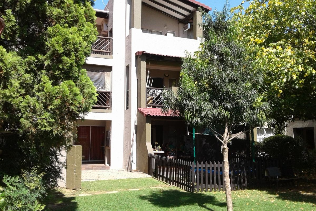 Three bedroom townhouse on the banks of the Vaalriver. - Photo 3