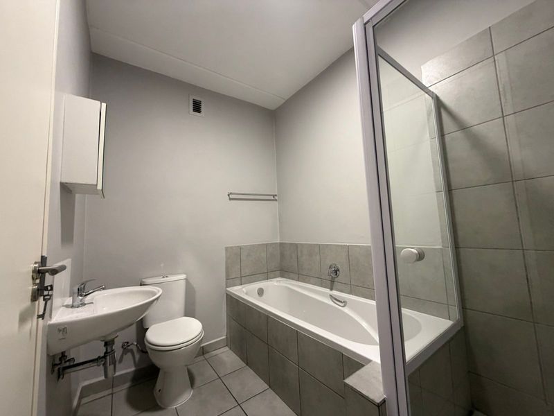 2 Bedroom 2 Bathroom Apartment For Rent - Photo 4