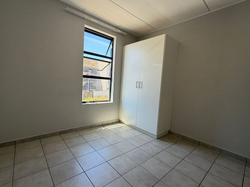 2 Bedroom 2 Bathroom Apartment For Rent - Photo 3