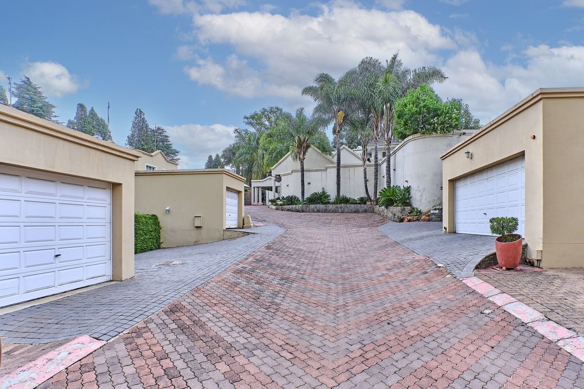 Lovely N/F Garden Townhouse in Sought-after Melrose North - Photo 2