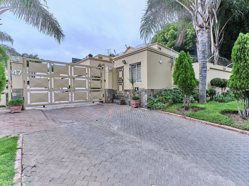 Lovely N/F Garden Townhouse in Sought-after Melrose North - Photo 7