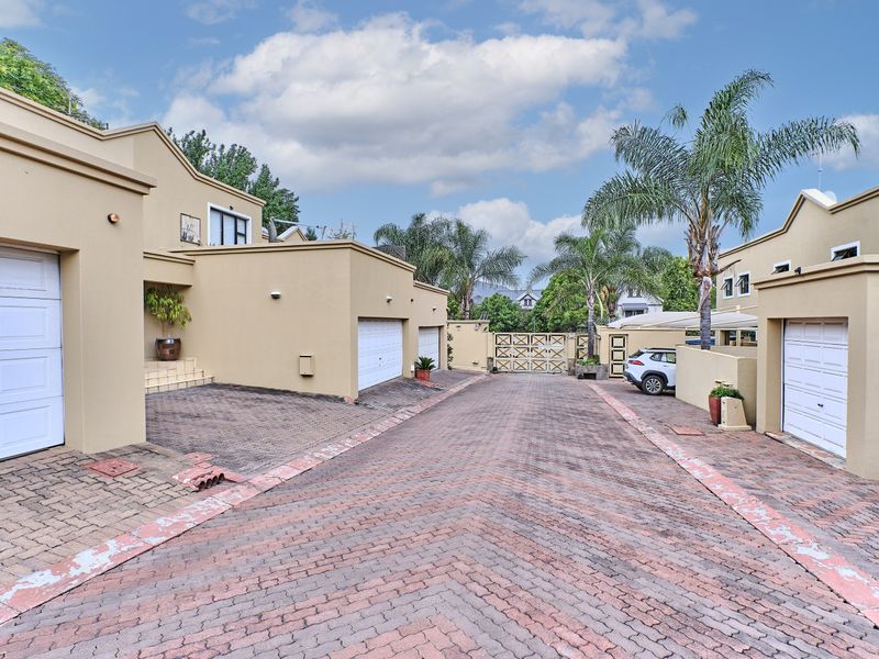 Lovely N/F Garden Townhouse in Sought-after Melrose North - Photo 6