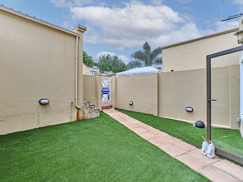 Lovely N/F Garden Townhouse in Sought-after Melrose North - Photo 5