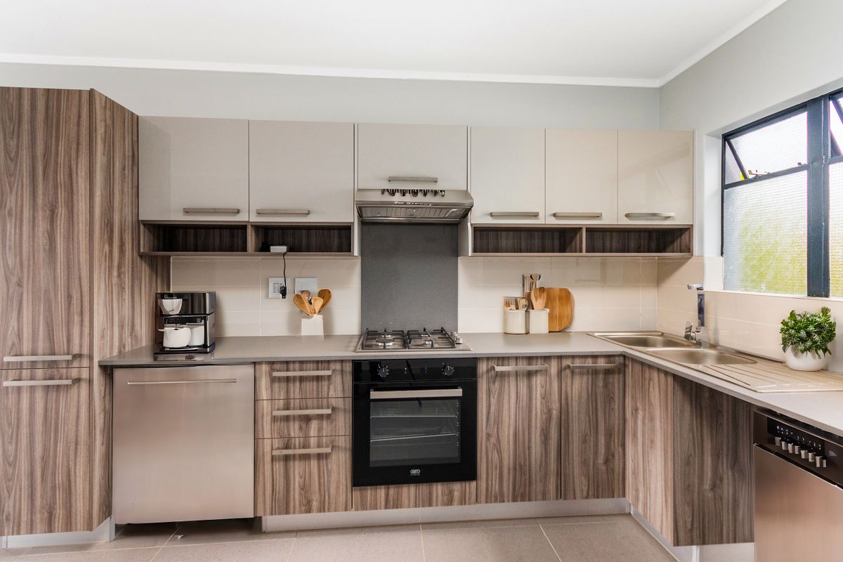 2 Bedroom apartment on the 2nd floor - Photo 2