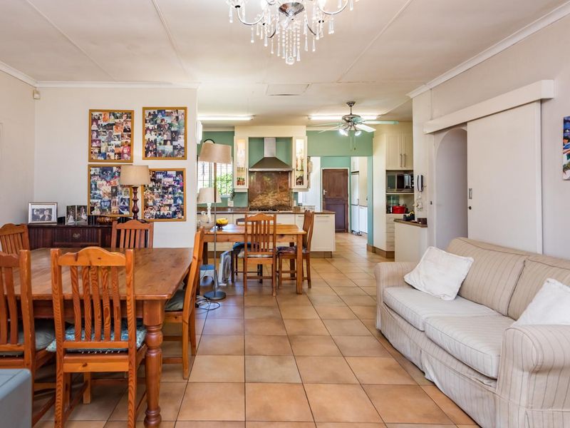 Charming 3/4 Bedroom Retreat for Outdoor Enthusiasts with pool and tennis court! - Photo 9