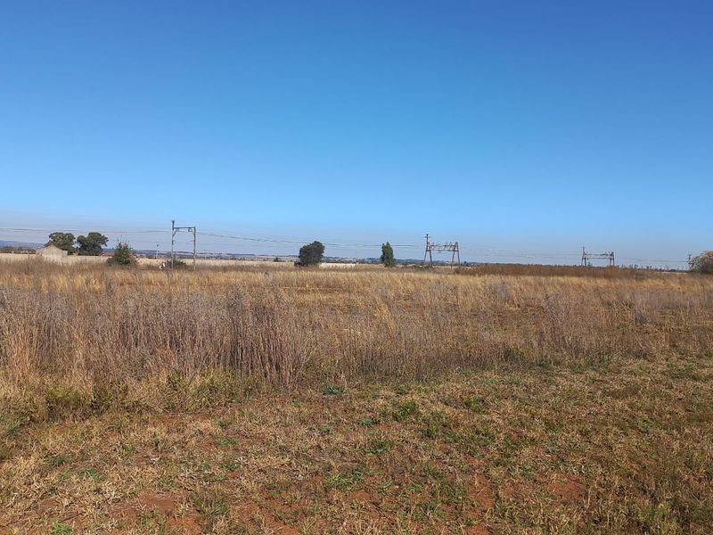 Don't Miss Out: Prime Piece of Land with Excellent Potential! - Photo 3