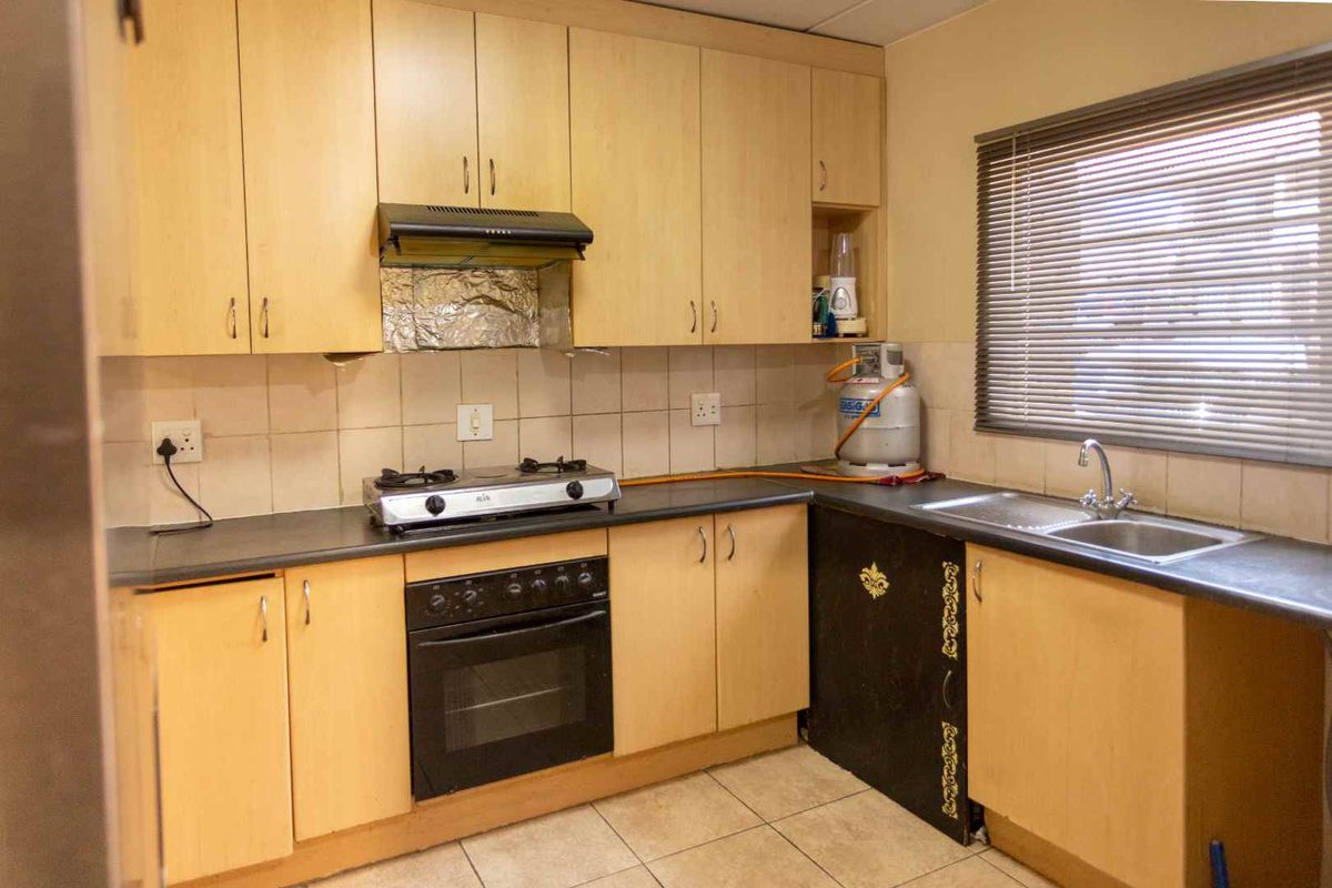 A sun filled ground floor apartment - ready to move in! - Photo 2