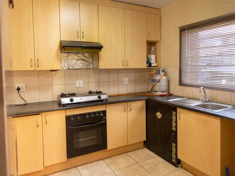 A sun filled ground floor apartment - ready to move in! - Photo 2