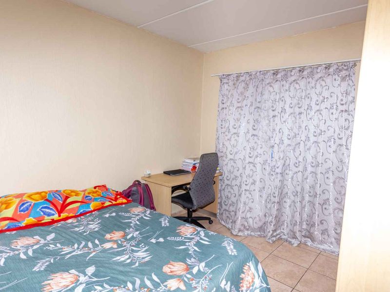 A sun filled ground floor apartment - ready to move in! - Photo 9