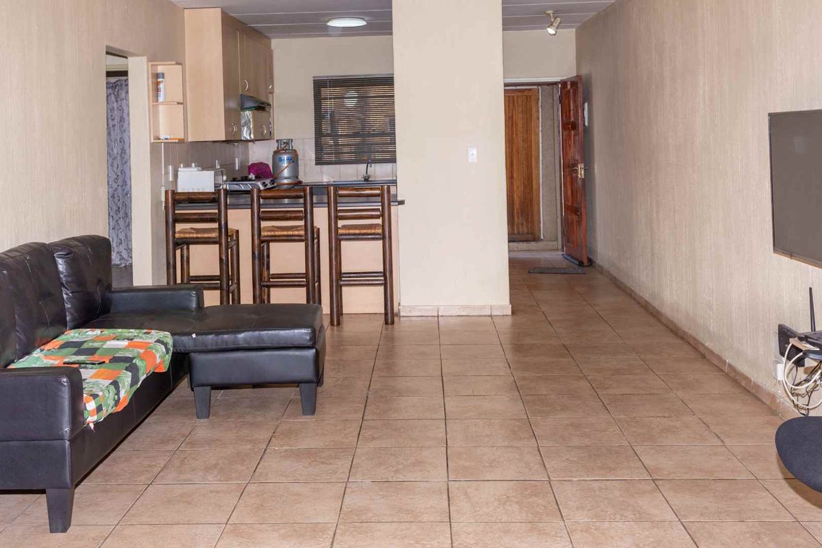 A sun filled ground floor apartment - ready to move in! - Photo 4
