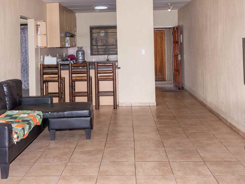 A sun filled ground floor apartment - ready to move in! - Photo 4