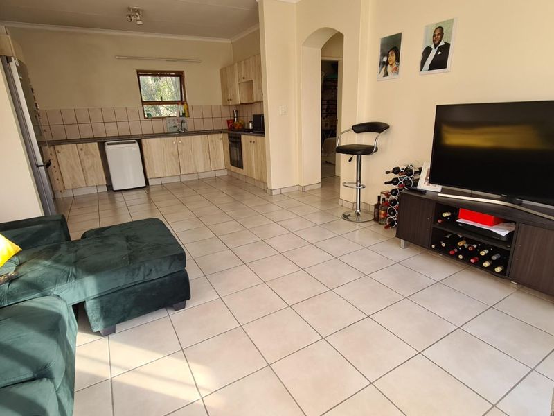 Apartment For Sale In Sandton - Photo 5