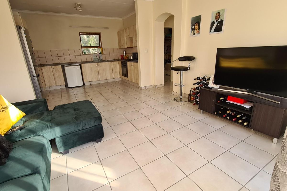 Apartment For Sale In Sandton - Photo 5