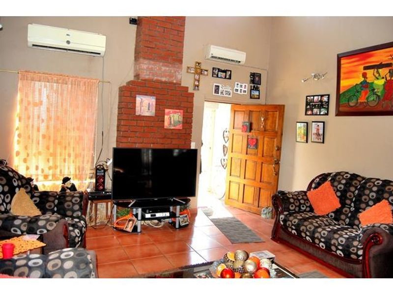 A PIECE TO HANG YOUR HEART!! - Photo 7