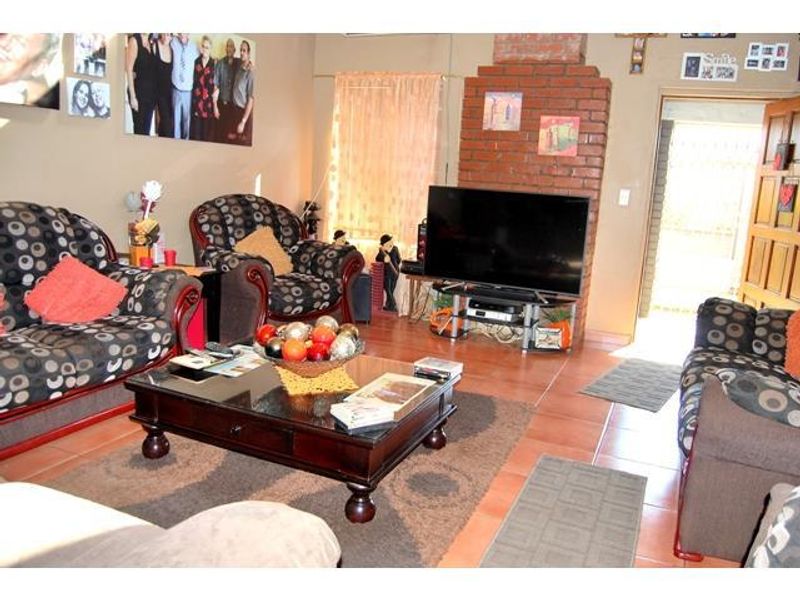 A PIECE TO HANG YOUR HEART!! - Photo 8