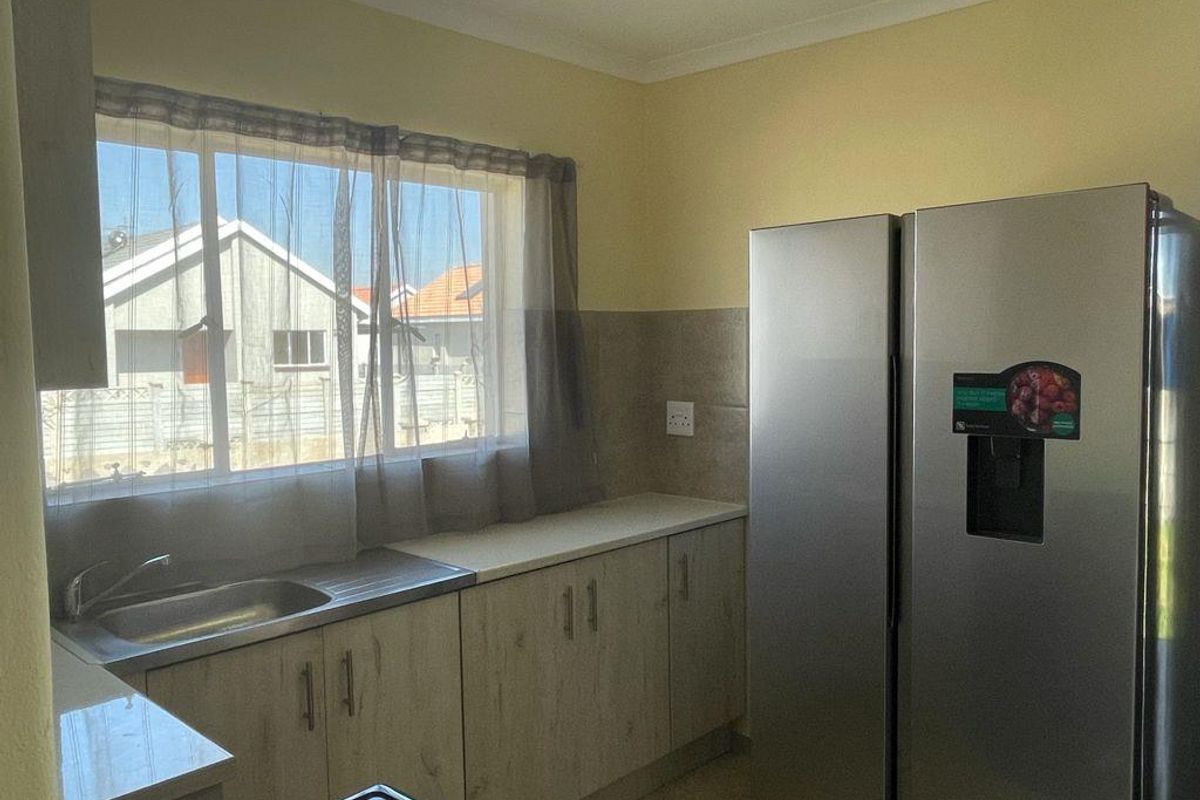 FREEDOM PARK - PLATINUM VILLAGE PHASE 3!! - Photo 4