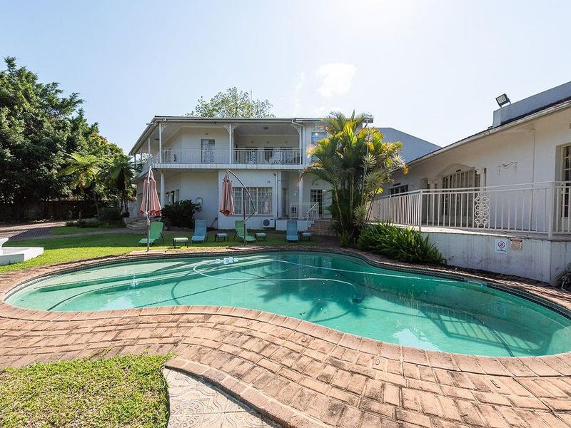 Luxurious Guest House with Business Rights - Photo 2