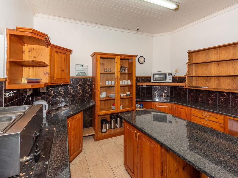 Luxurious Guest House with Business Rights - Photo 3