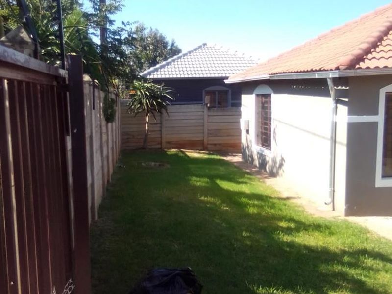 3 Bedroom house is available for Rental - Photo 10