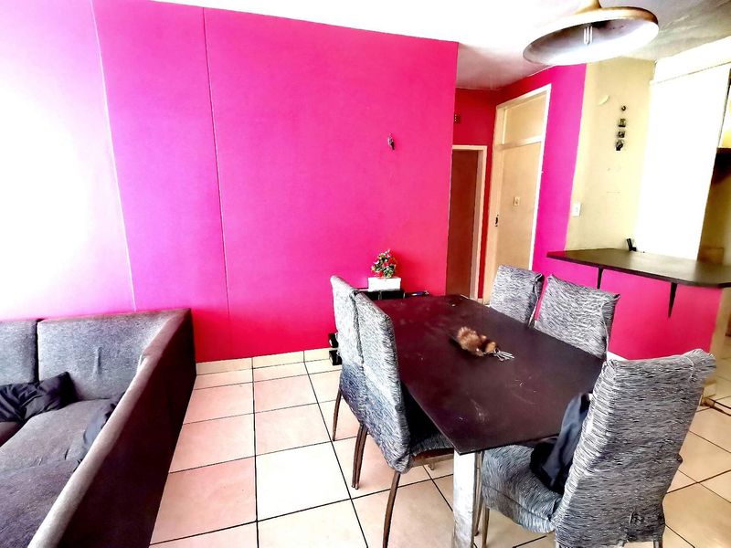 2 Bedroom Apartment for sale in Yeoville - Photo 10