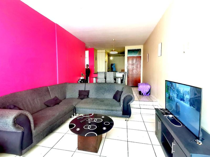 2 Bedroom Apartment for sale in Yeoville - Photo 8