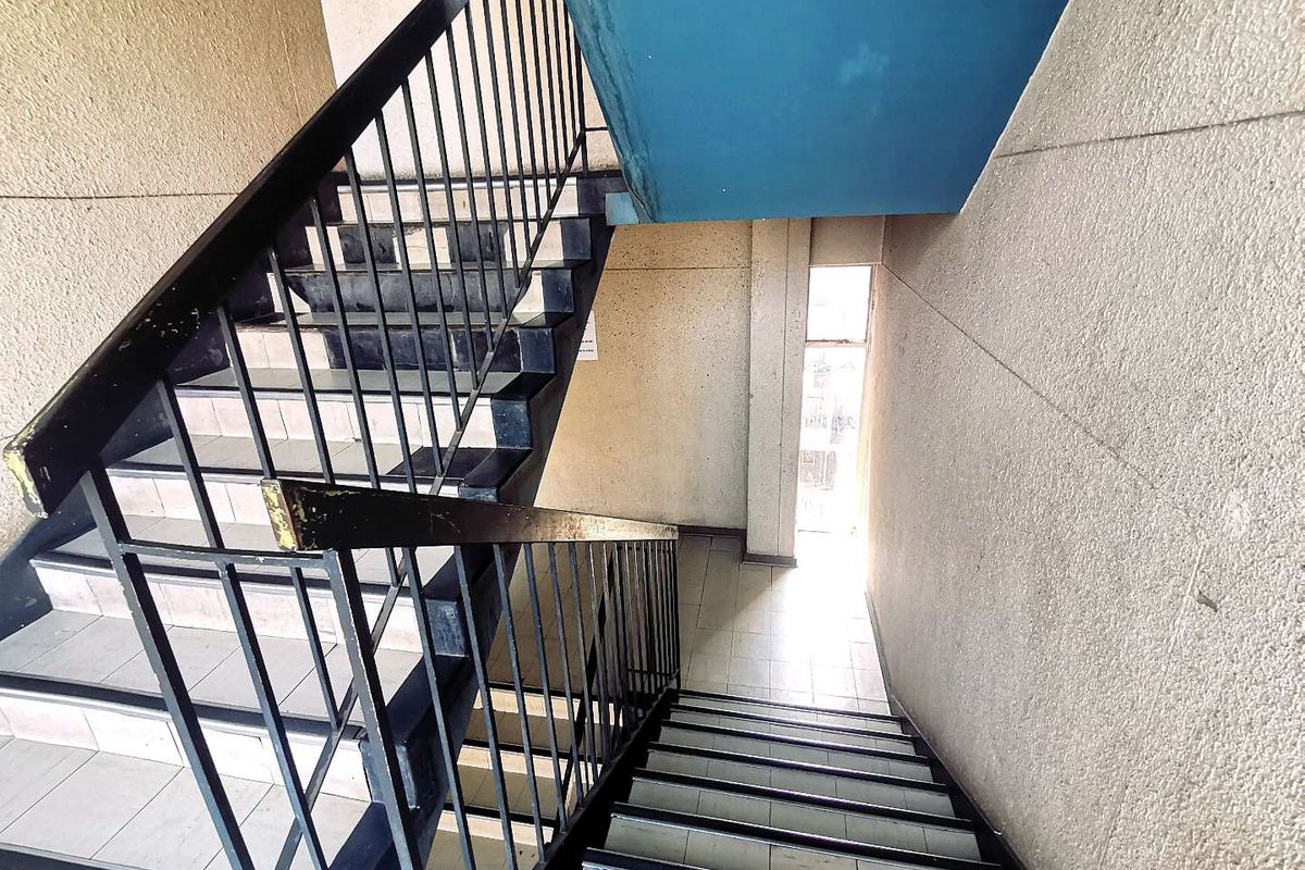 2 Bedroom Apartment for sale in Yeoville - Photo 4