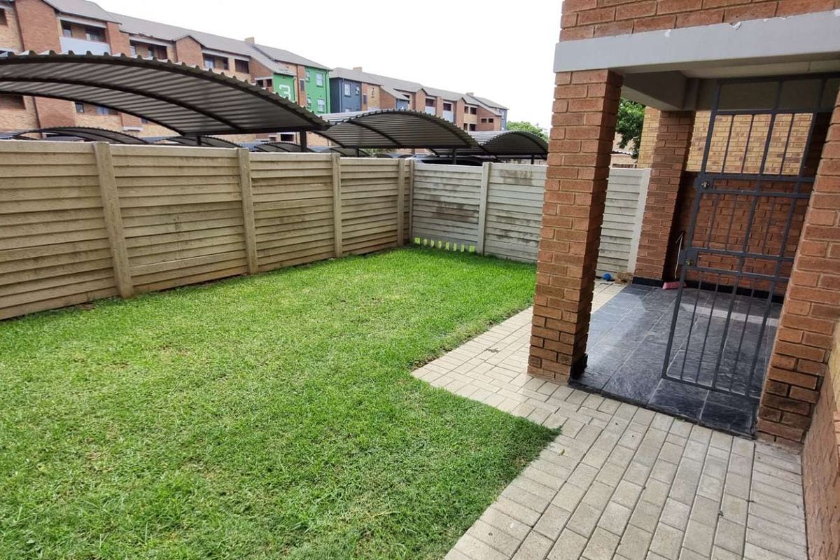 Up for grabs!! - Photo 3