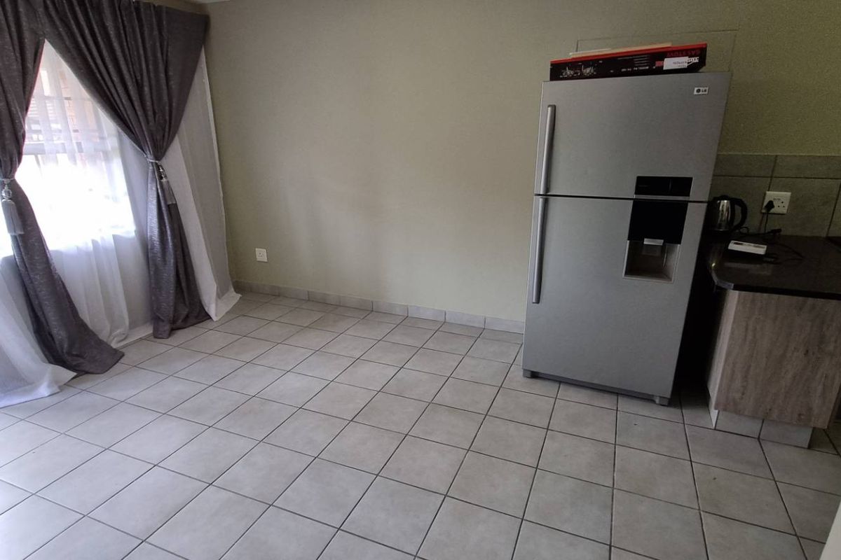 Up for grabs!! - Photo 5