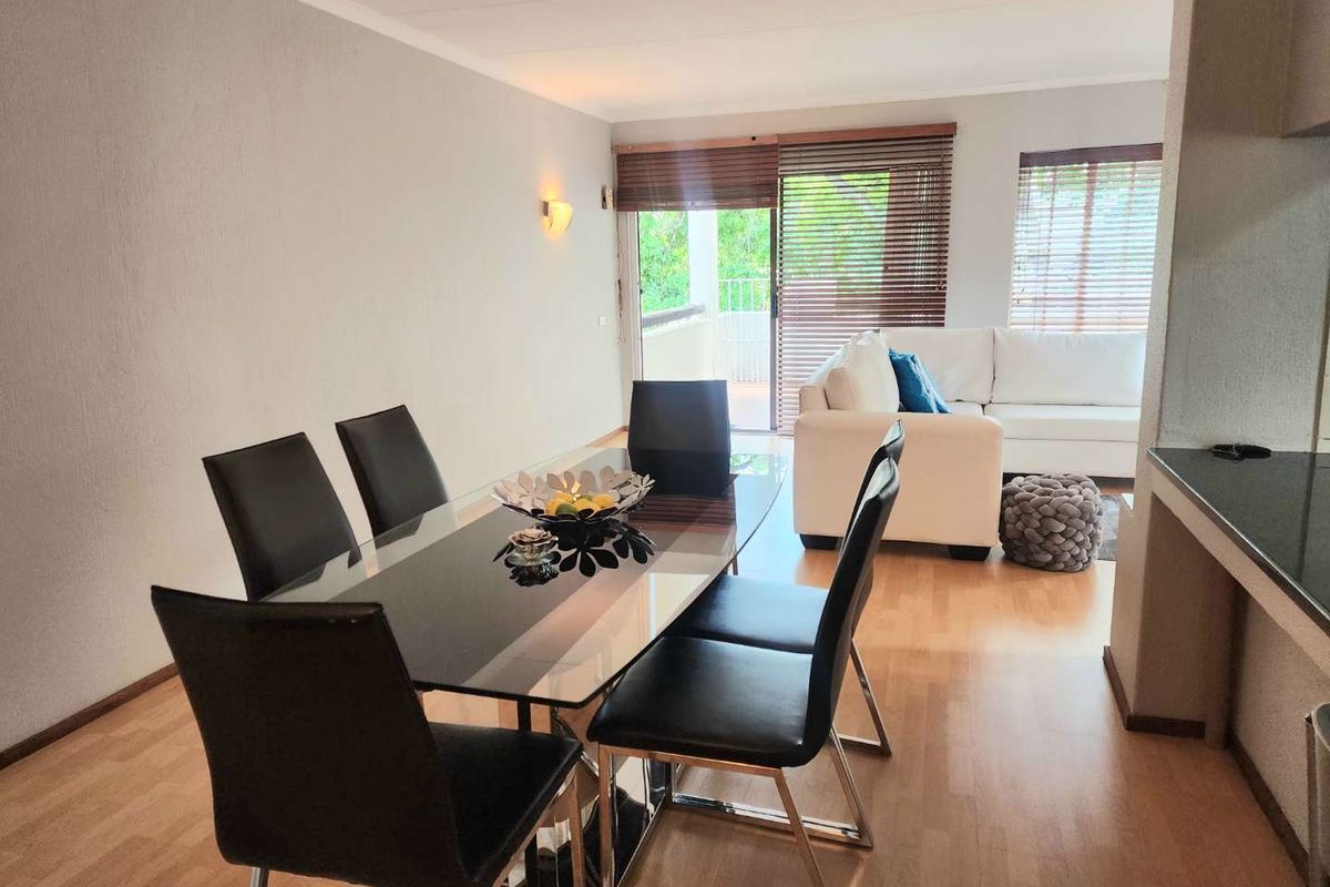 Large and Immaculate One bedroom , One Bathroom for sale in the heart of Rivonia Sandton.,Modern - Photo 3