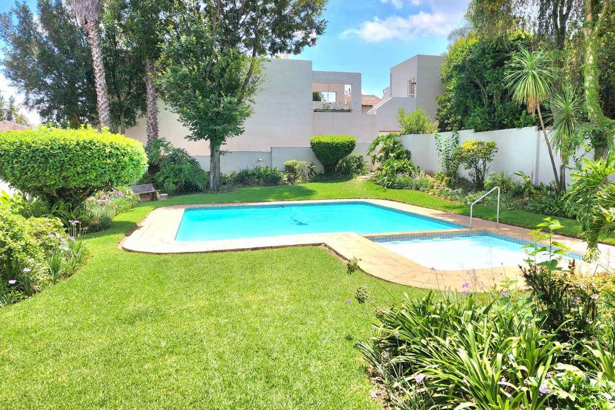 Large and Immaculate One bedroom , One Bathroom for sale in the heart of Rivonia Sandton.,Modern - Photo 2
