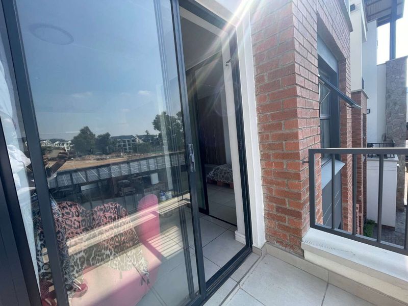 Modern 1 Bedroom Apartment Available - Photo 9