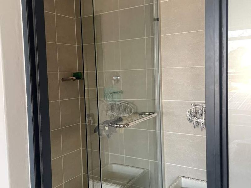 Modern 1 Bedroom Apartment Available - Photo 7