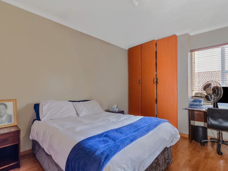 LOCATION LOCATION LOCATION - SERIOUS SELLER URGENT! - Photo 10