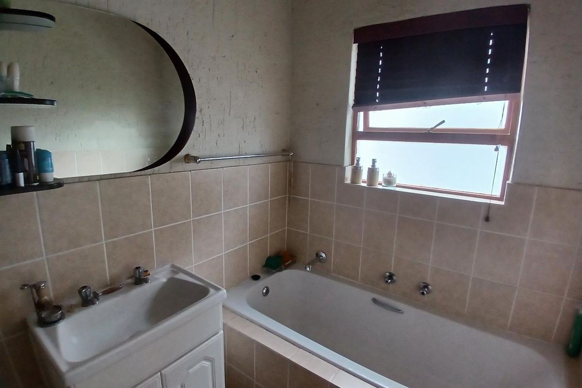 Excellent value for money!               North Facing 166mÂ2 2 Bedroom, 3 bathroom loft apartment - Photo 5