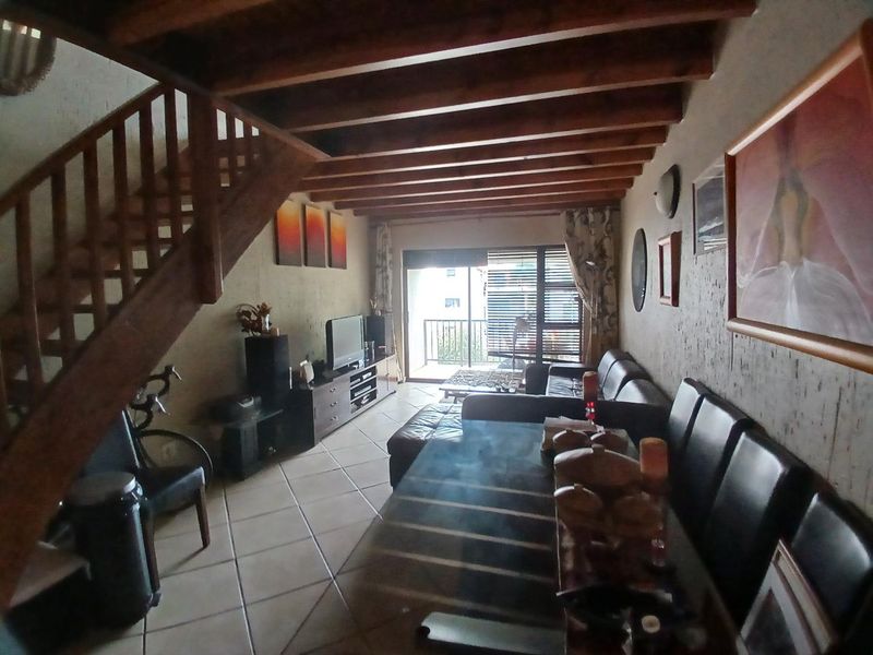 Excellent value for money!               North Facing 166mÂ2 2 Bedroom, 3 bathroom loft apartment - Photo 3
